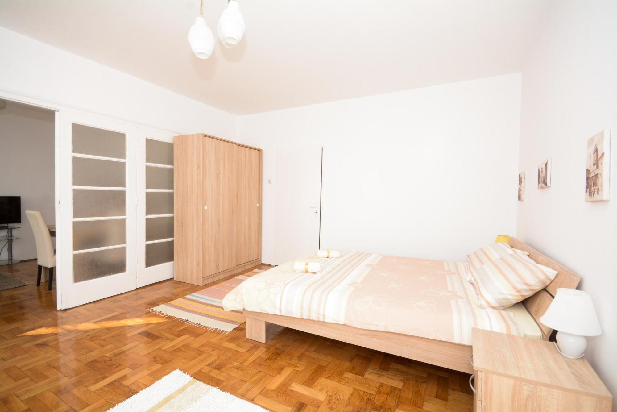 Apartments City Hall Belgrado Kamer foto