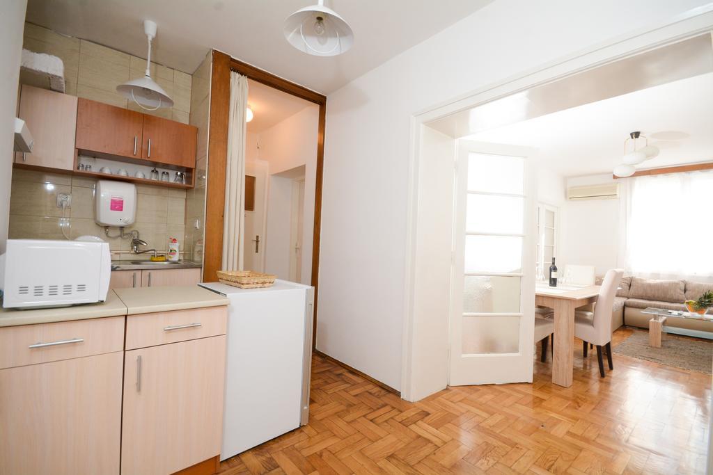 Apartments City Hall Belgrado Kamer foto