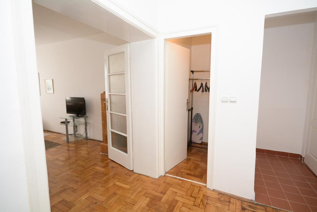 Apartments City Hall Belgrado Kamer foto